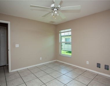 626 Se 13th Place - Photo Thumbnail 9