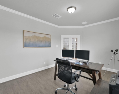 10053 Preserve Way - Photo Thumbnail 9