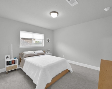 10053 Preserve Way - Photo Thumbnail 40