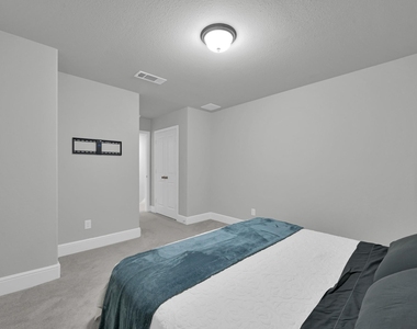 10053 Preserve Way - Photo Thumbnail 32