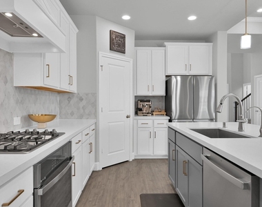 10053 Preserve Way - Photo Thumbnail 18