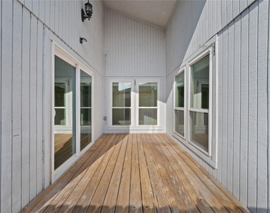 5050 Spring Forest Drive - Photo Thumbnail 18