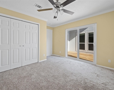 5050 Spring Forest Drive - Photo Thumbnail 15