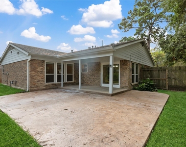 5050 Spring Forest Drive - Photo Thumbnail 22