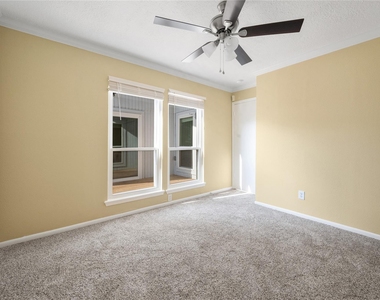 5050 Spring Forest Drive - Photo Thumbnail 16