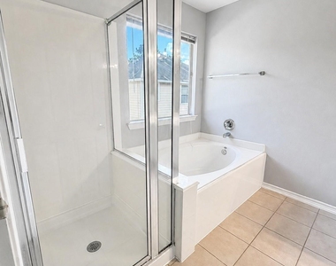 16619 Newglen Lane - Photo Thumbnail 10