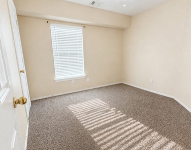 16619 Newglen Lane - Photo Thumbnail 7