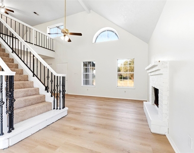 7526 Gulfbriar Place - Photo Thumbnail 4
