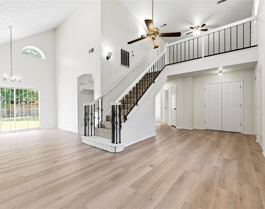 7526 Gulfbriar Place - Photo Thumbnail 3