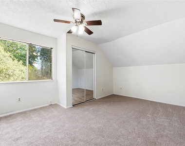 7526 Gulfbriar Place - Photo Thumbnail 14