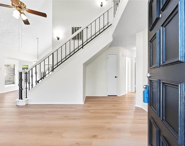 7526 Gulfbriar Place - Photo Thumbnail 2