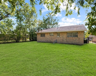 5023 Shorehaven Circle - Photo Thumbnail 10