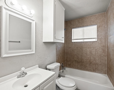 5023 Shorehaven Circle - Photo Thumbnail 7