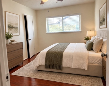 8831 Hendon Ln - Photo Thumbnail 16