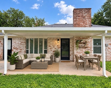 8831 Hendon Ln - Photo Thumbnail 25