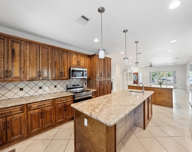 110 Lords Circle - Photo Thumbnail 11