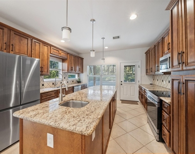 110 Lords Circle - Photo Thumbnail 9