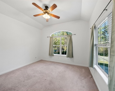 110 Lords Circle - Photo Thumbnail 17