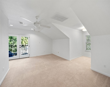 110 Lords Circle - Photo Thumbnail 18