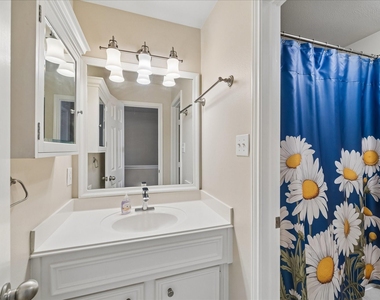 2635 Woodridge Cove Drive - Photo Thumbnail 16