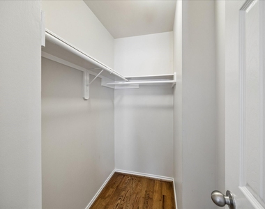 2635 Woodridge Cove Drive - Photo Thumbnail 20