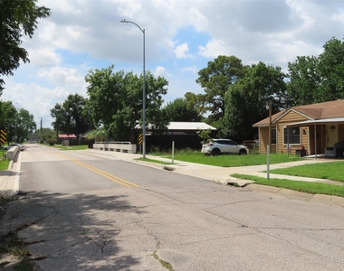 705 Baca Street - Photo Thumbnail 3
