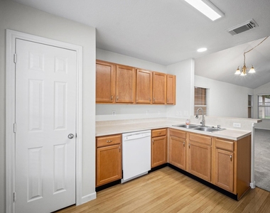15823 Aldridge Creek Court - Photo Thumbnail 8