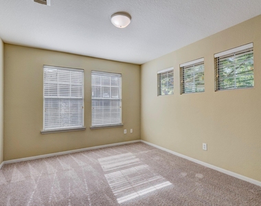 26 Stone Creek Place - Photo Thumbnail 17