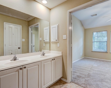 26 Stone Creek Place - Photo Thumbnail 16