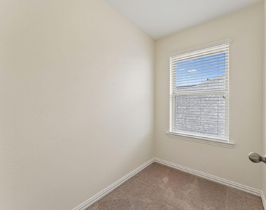 27943 Castle Park Lane - Photo Thumbnail 38