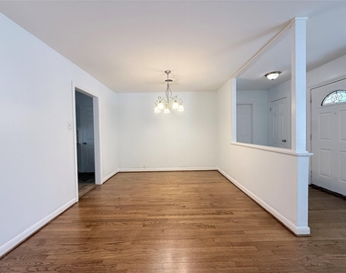 3114 Norris Drive - Photo Thumbnail 7