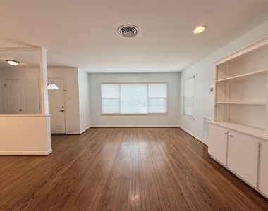 3114 Norris Drive - Photo Thumbnail 5