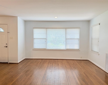3114 Norris Drive - Photo Thumbnail 4