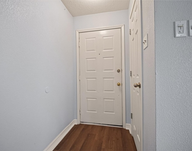 1414 Elkwood Drive - Photo Thumbnail 4