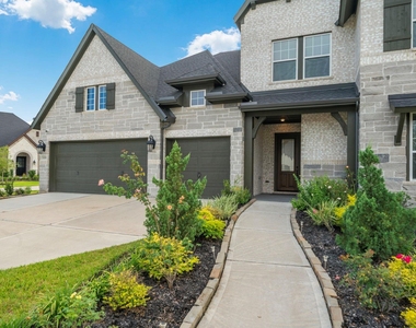 1211 Morning Rose Drive - Photo Thumbnail 3