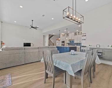1211 Morning Rose Drive - Photo Thumbnail 18