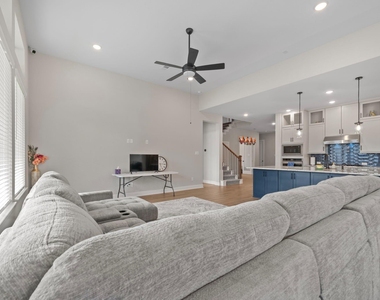 1211 Morning Rose Drive - Photo Thumbnail 11