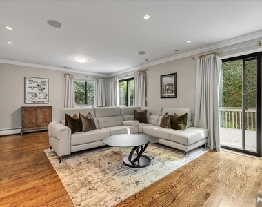 54 Spruce - Photo Thumbnail 3