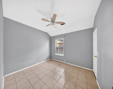 4811 Cottage Stone Lane - Photo Thumbnail 5