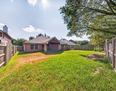 4811 Cottage Stone Lane - Photo Thumbnail 3