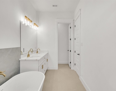 3824 Lynnfield Street - Photo Thumbnail 13
