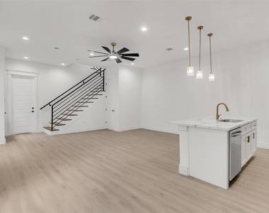3824 Lynnfield Street - Photo Thumbnail 4