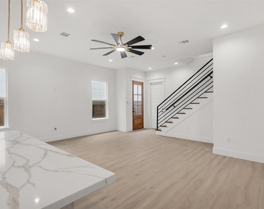 3824 Lynnfield Street - Photo Thumbnail 3