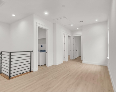 3824 Lynnfield Street - Photo Thumbnail 9