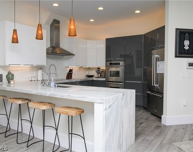 647 110th Avenue N - Photo Thumbnail 3