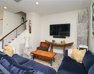 647 110th Avenue N - Photo Thumbnail 31