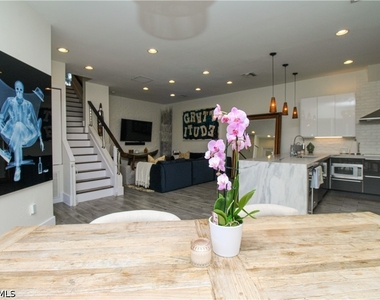 647 110th Avenue N - Photo Thumbnail 35
