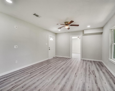 1912 Gentry Street - Photo Thumbnail 16