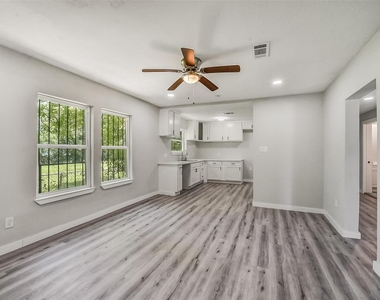 1912 Gentry Street - Photo Thumbnail 13