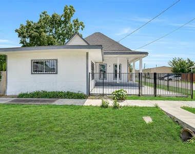 1912 Gentry Street - Photo Thumbnail 1